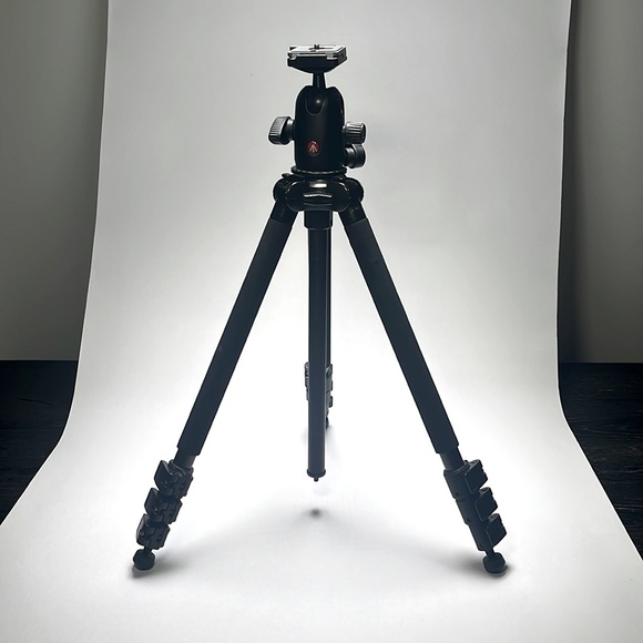 Velbon Sherpa Pro CL-445L Carbon Fiber tripod with Manfrotto